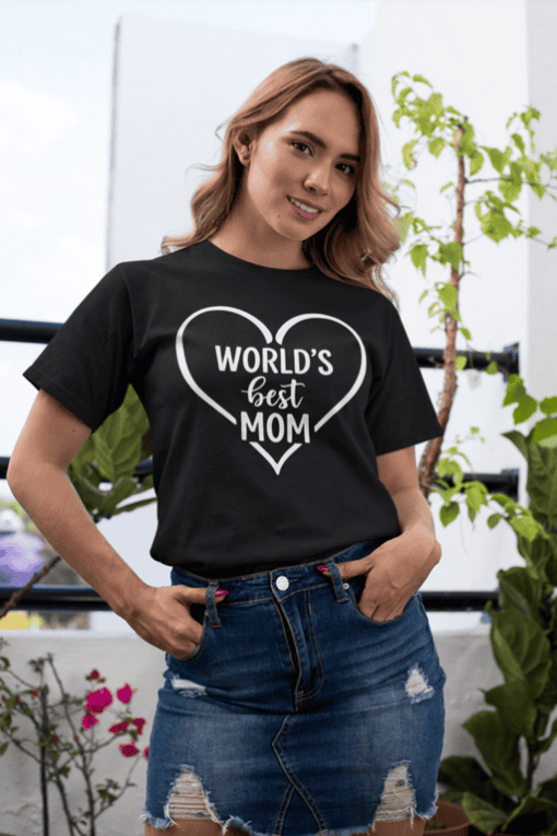 WORLD'S best MOM T-shirt, perfect for Mother's Day and gift ideas.