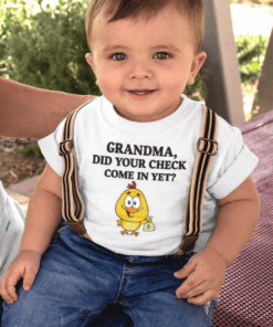 Cheeky kids t-shirt funny grandma joke cute toddler humor cartoon chicken design.