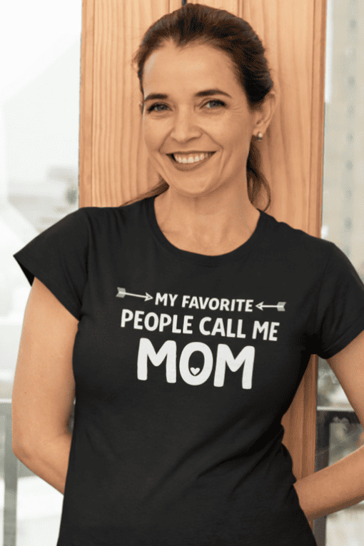 Cute mom T-shirt with funny "People Call Me Mom" slogan, perfect for family occasions and casual wear.