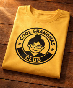 T-shirt for grandmas with the slogan Cool Grandmas Club
