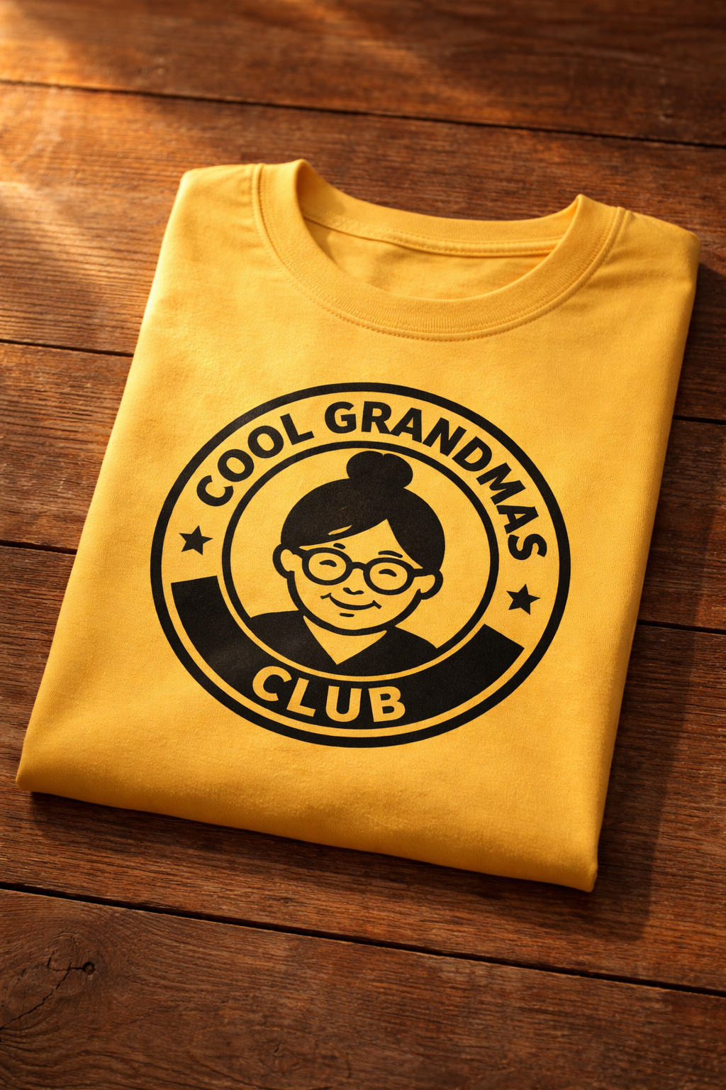 T-shirt for grandmas with the slogan Cool Grandmas Club