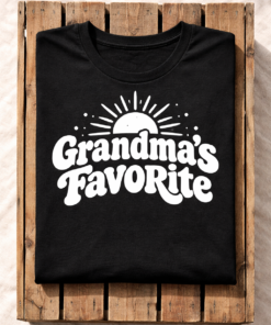 T-shirt for grandmas with the slogan Grandma's Favorite